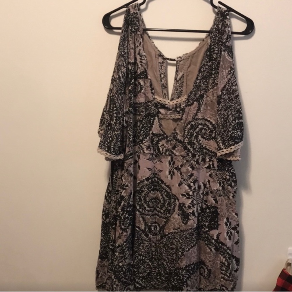 FREE PEOPLE TUNIC/DRESS, super cute and stylish, with tassels